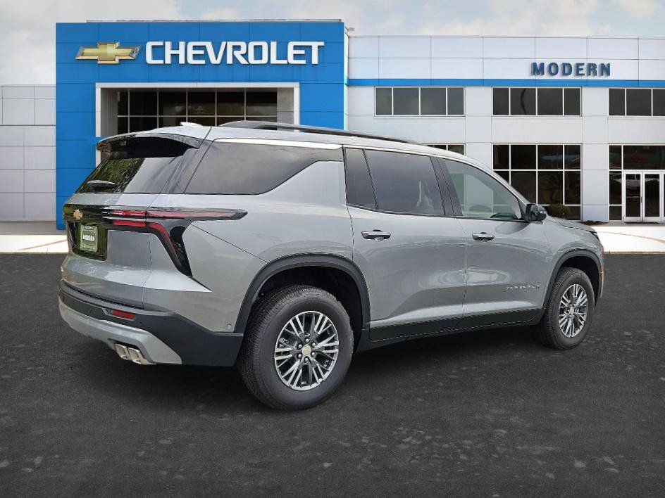New 2026 Chevrolet Traverse LT w/ Enhanced Driving Package FWD image 5