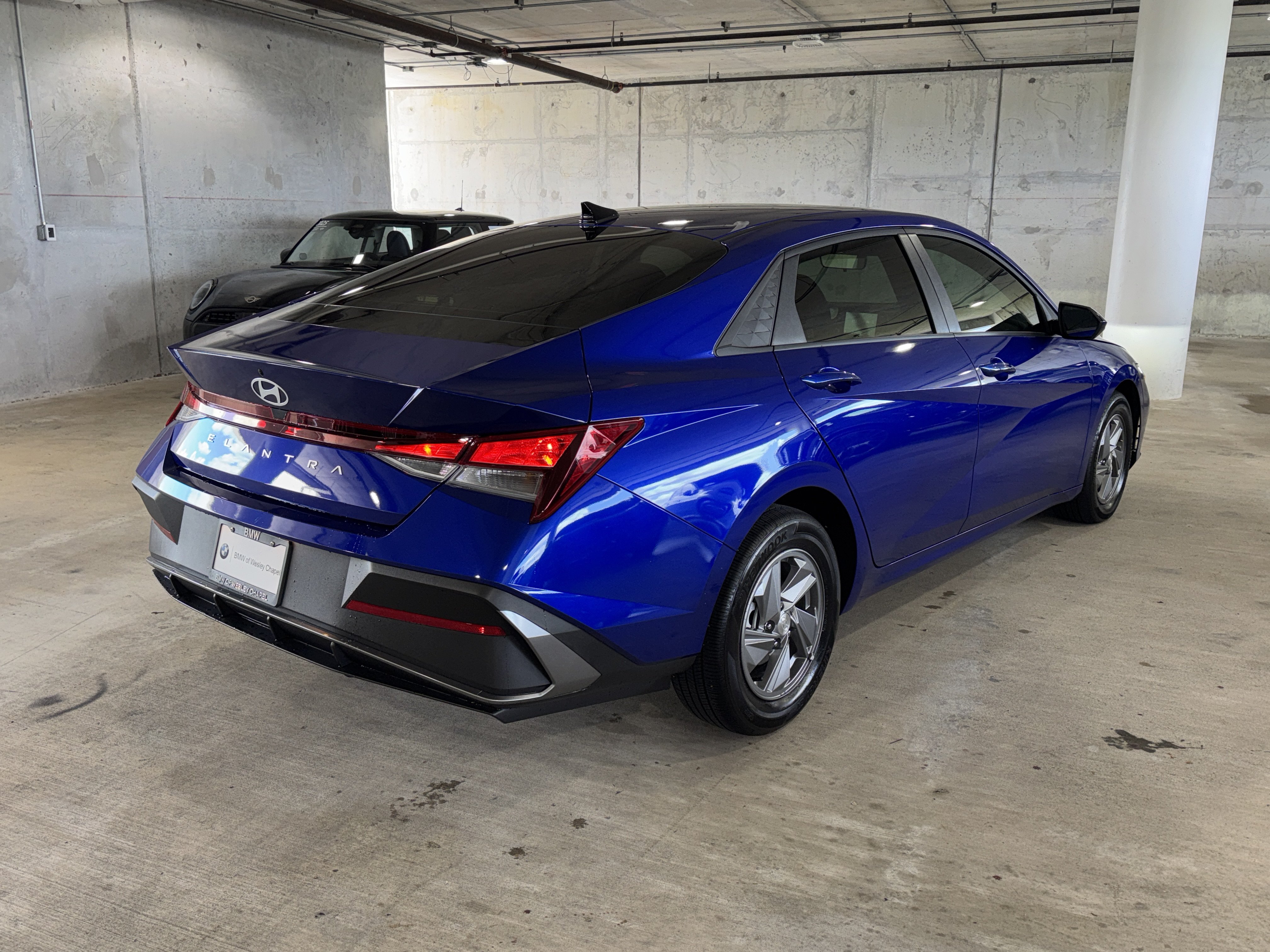 Used 2025 Hyundai Elantra SE FWD image 8
