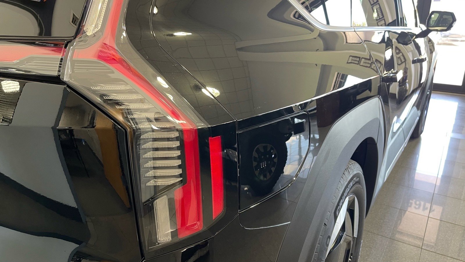 Used 2026 Kia EV9 Wind image 16