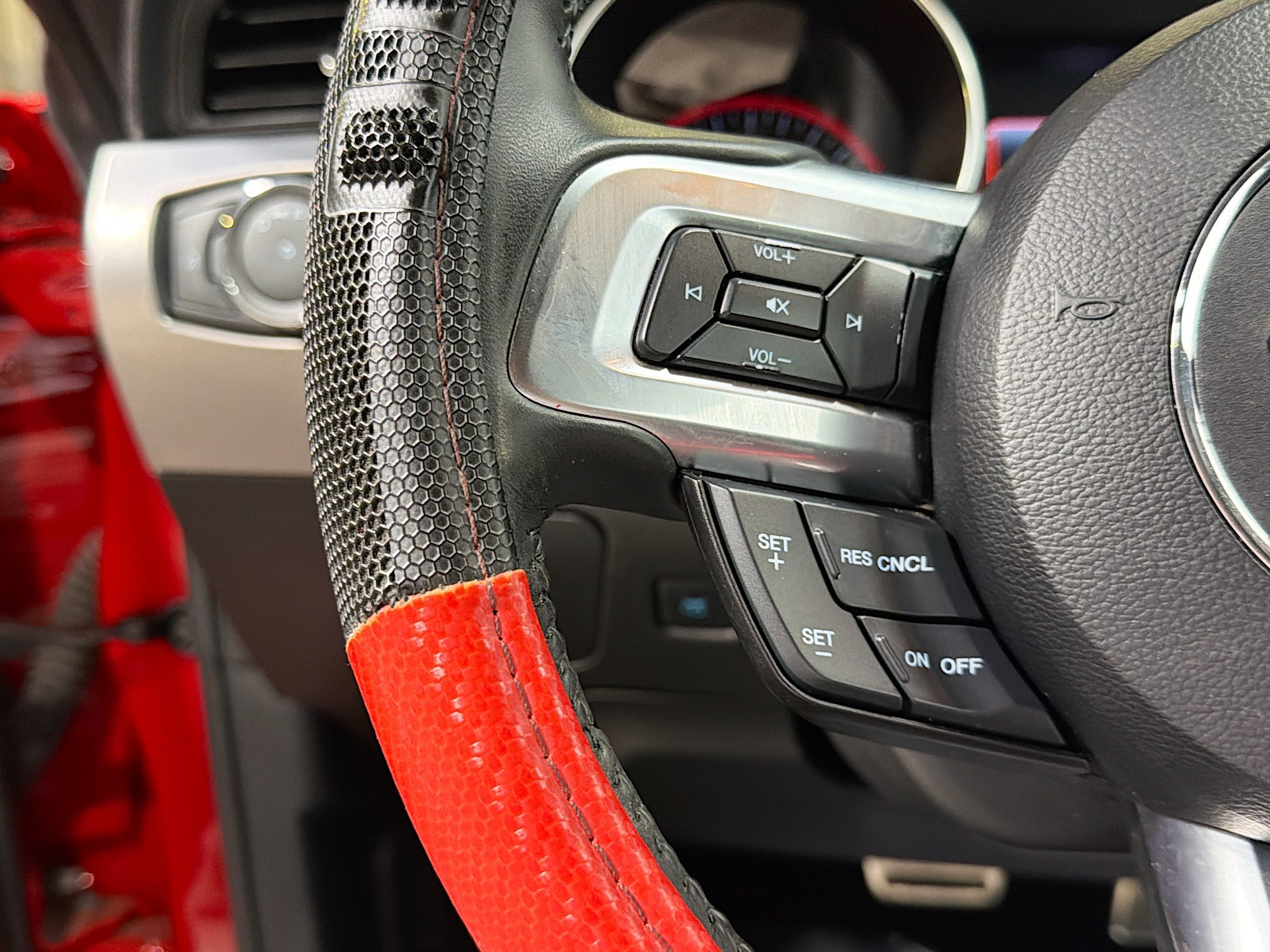 Used 2022 Ford Mustang Premium w/ Security Package image 31