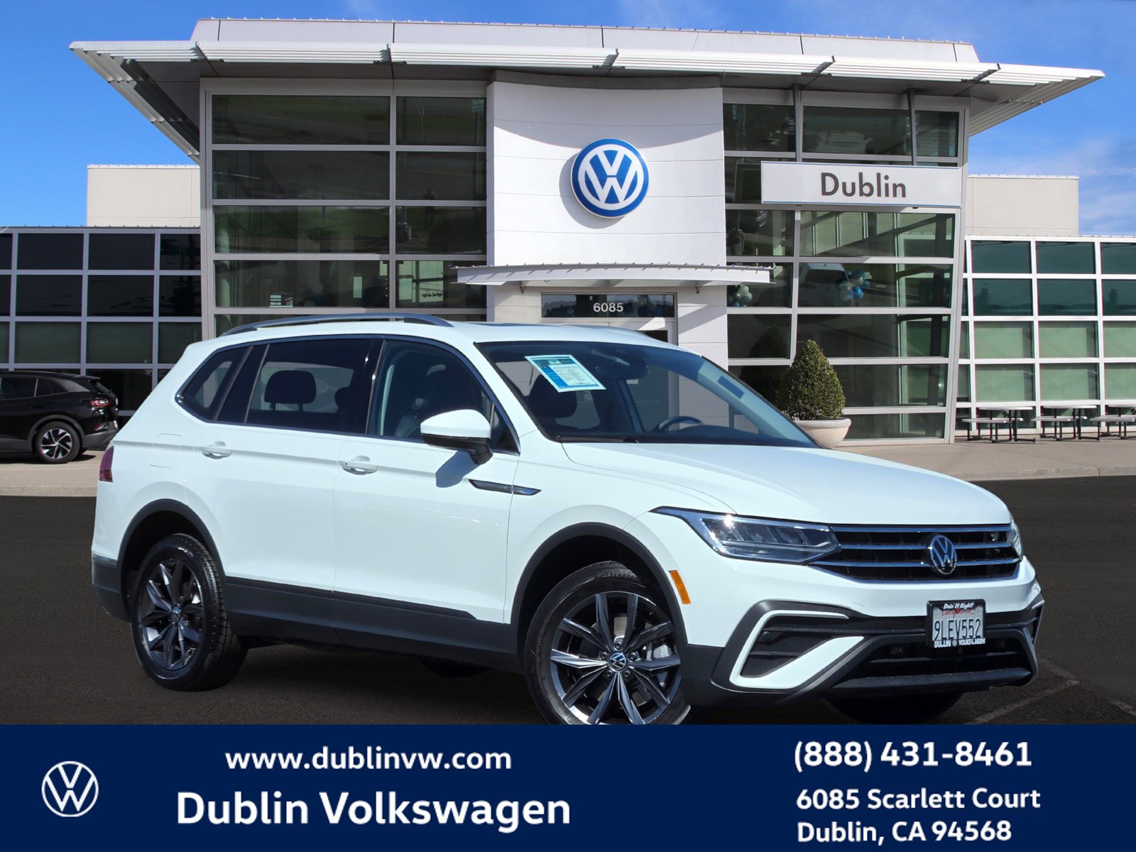 Certified 2024 Volkswagen Tiguan SE w/ Panoramic Sunroof Package