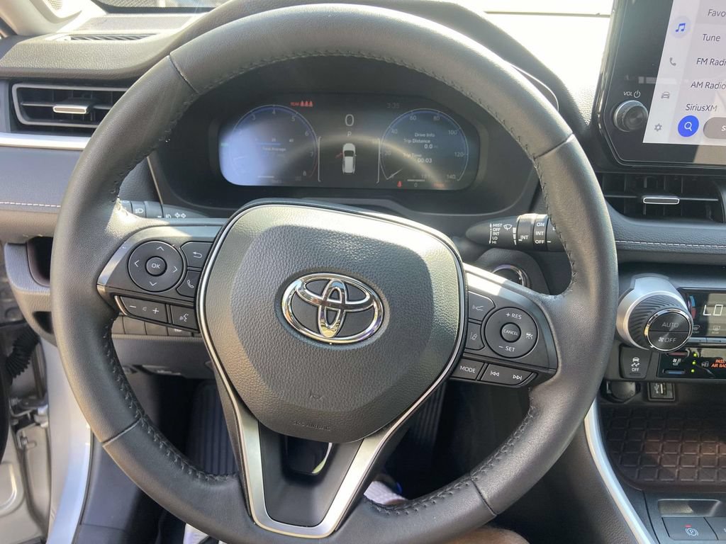 Used 2025 Toyota RAV4 Limited FWD image 35