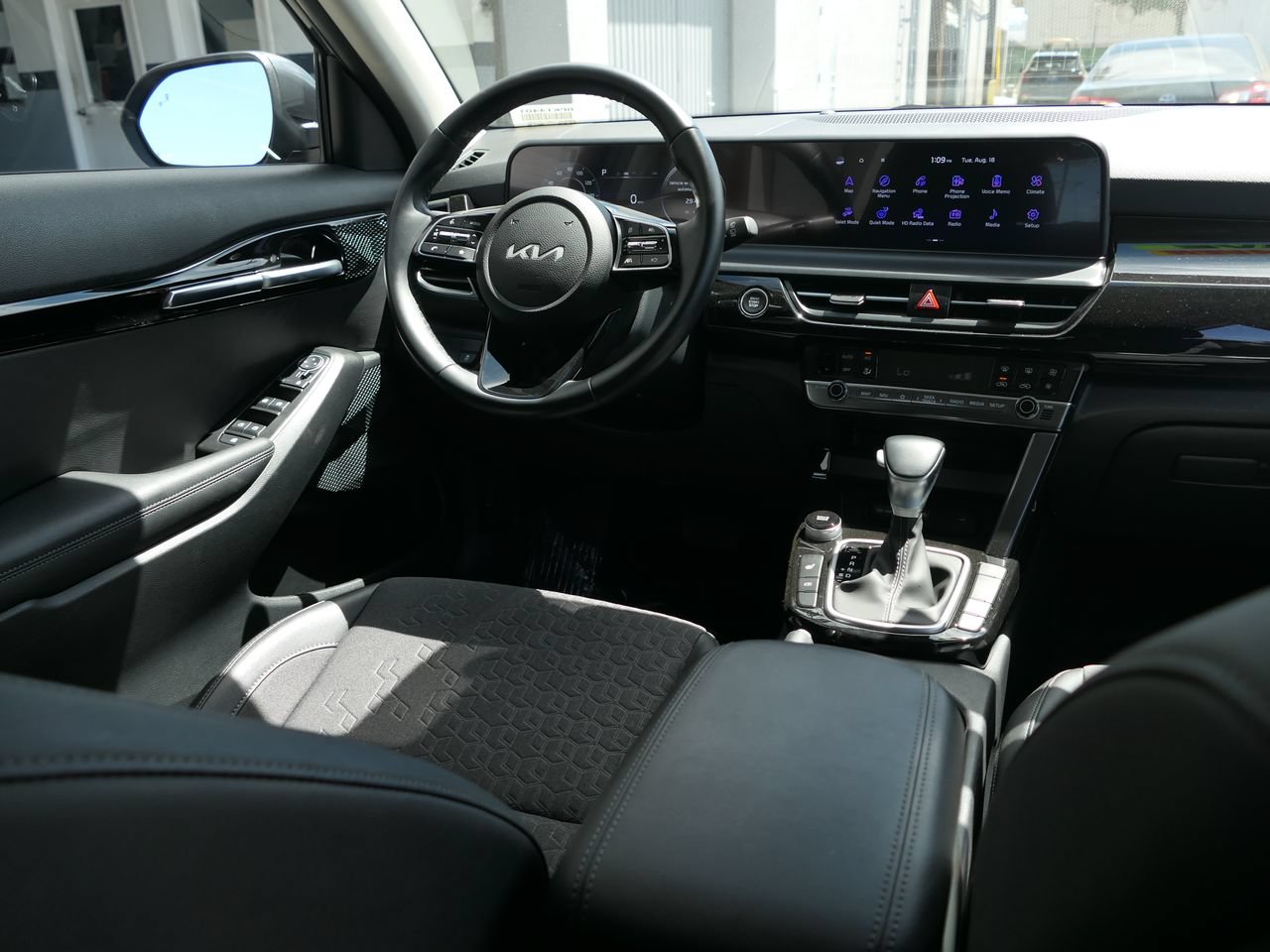 Certified 2025 Kia Seltos X-Line AWD/4WD image 23