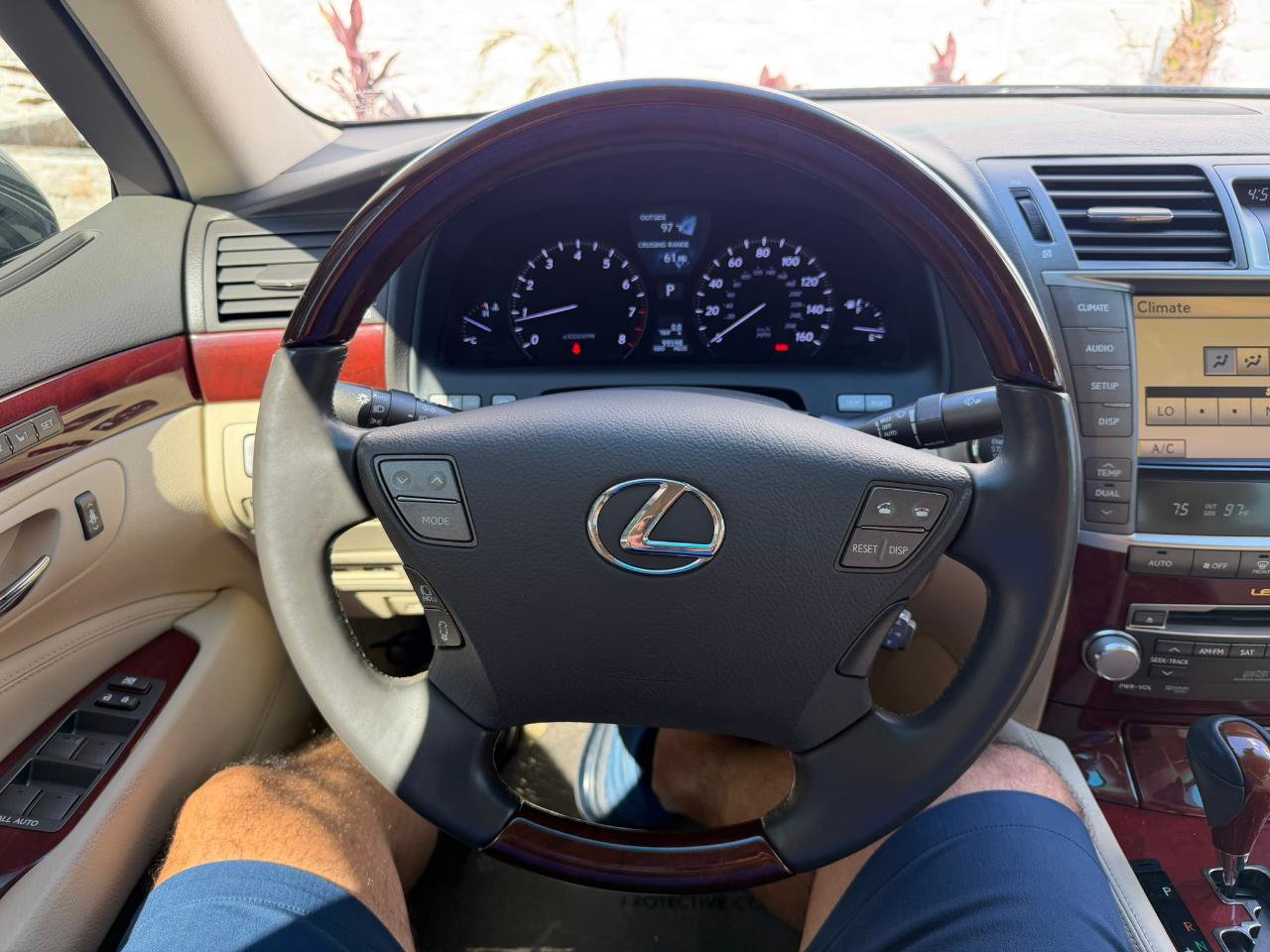 Used 2012 Lexus LS 460 w/ Luxury Value Edition RWD image 26