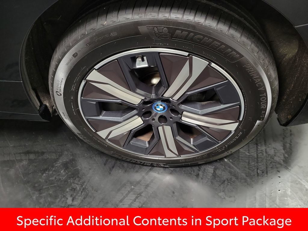 Used 2024 BMW iX xDrive50 w/ Premium Package AWD/4WD image 12