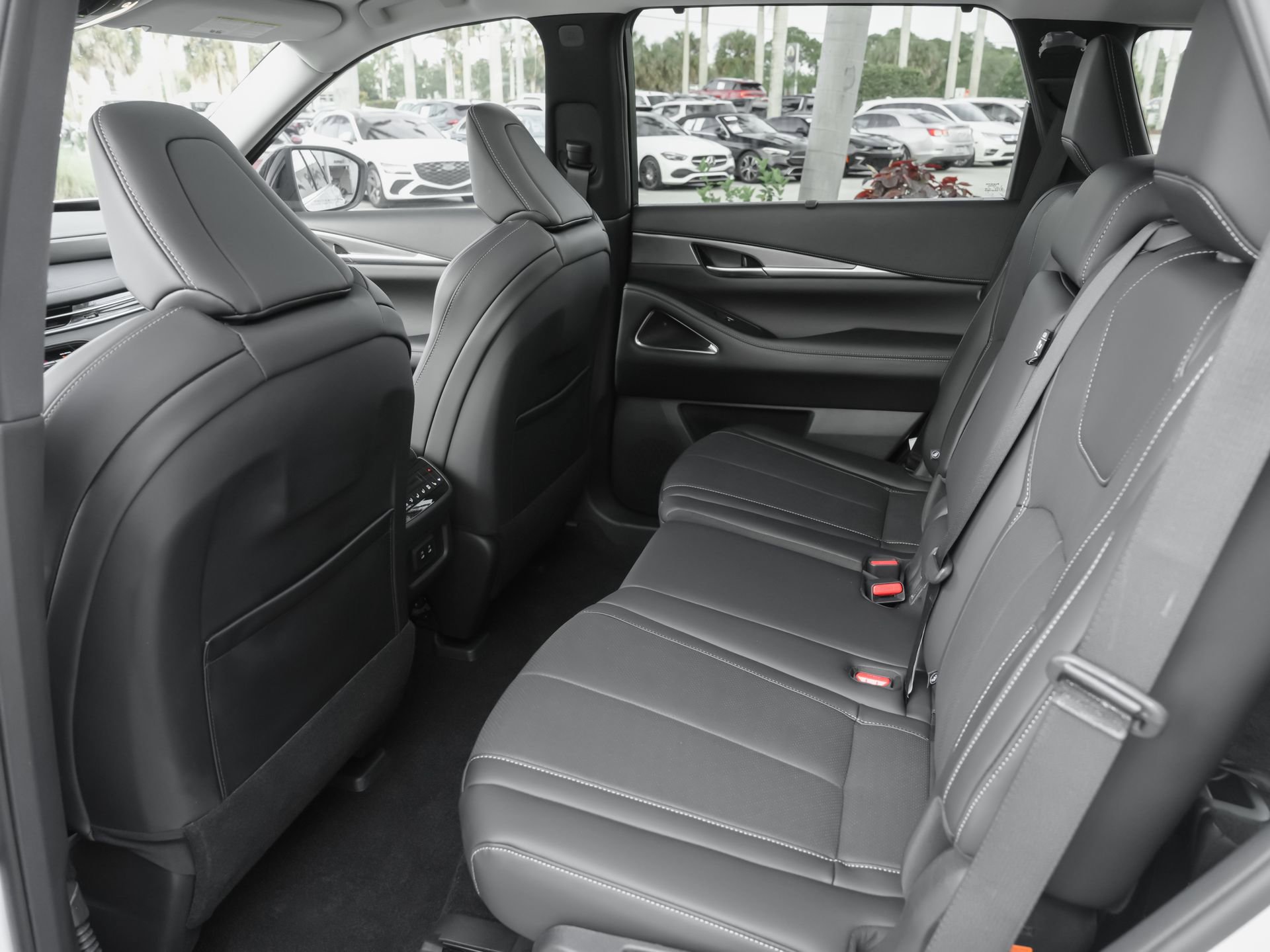 Certified 2026 INFINITI QX60 Luxe w/ Cargo Package FWD image 32