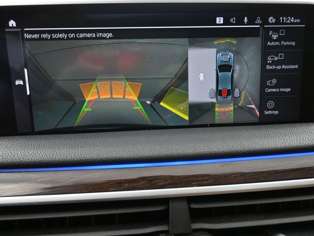 Used 2020 BMW 740i w/ Premium Package image 32