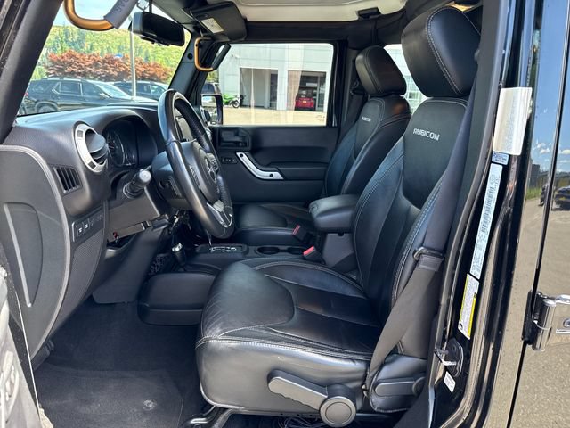 Used 2014 Jeep Wrangler Unlimited Rubicon w/ Connectivity Group AWD/4WD image 16