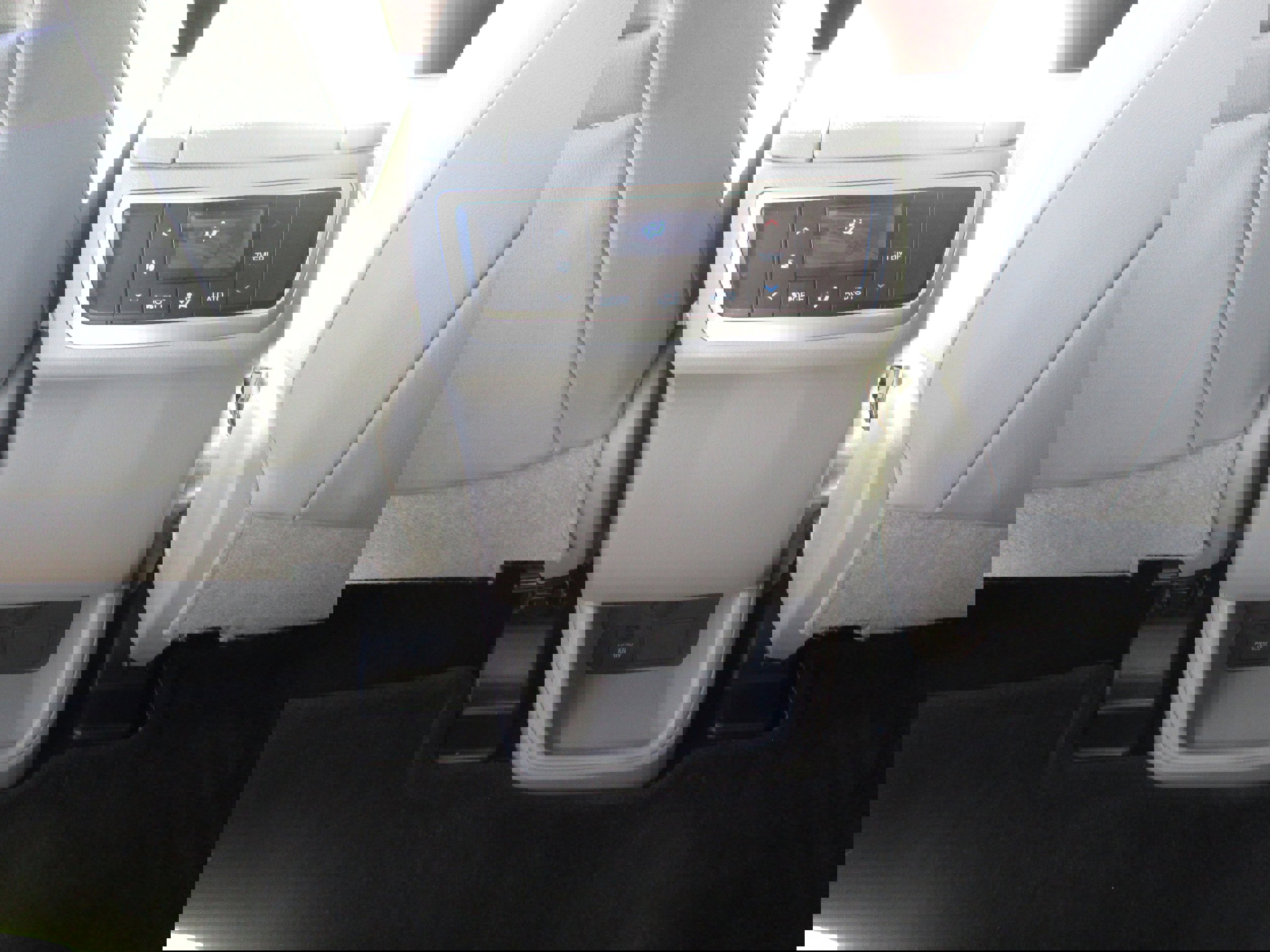 Used 2016 Toyota Highlander Limited image 41