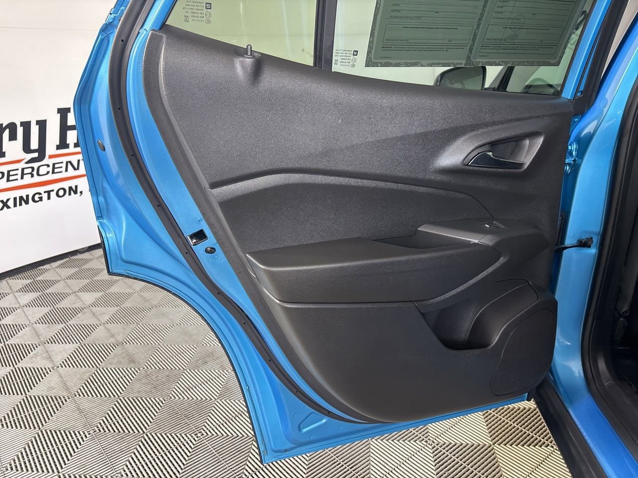 Used 2025 Chevrolet Trax ACTIV FWD image 18