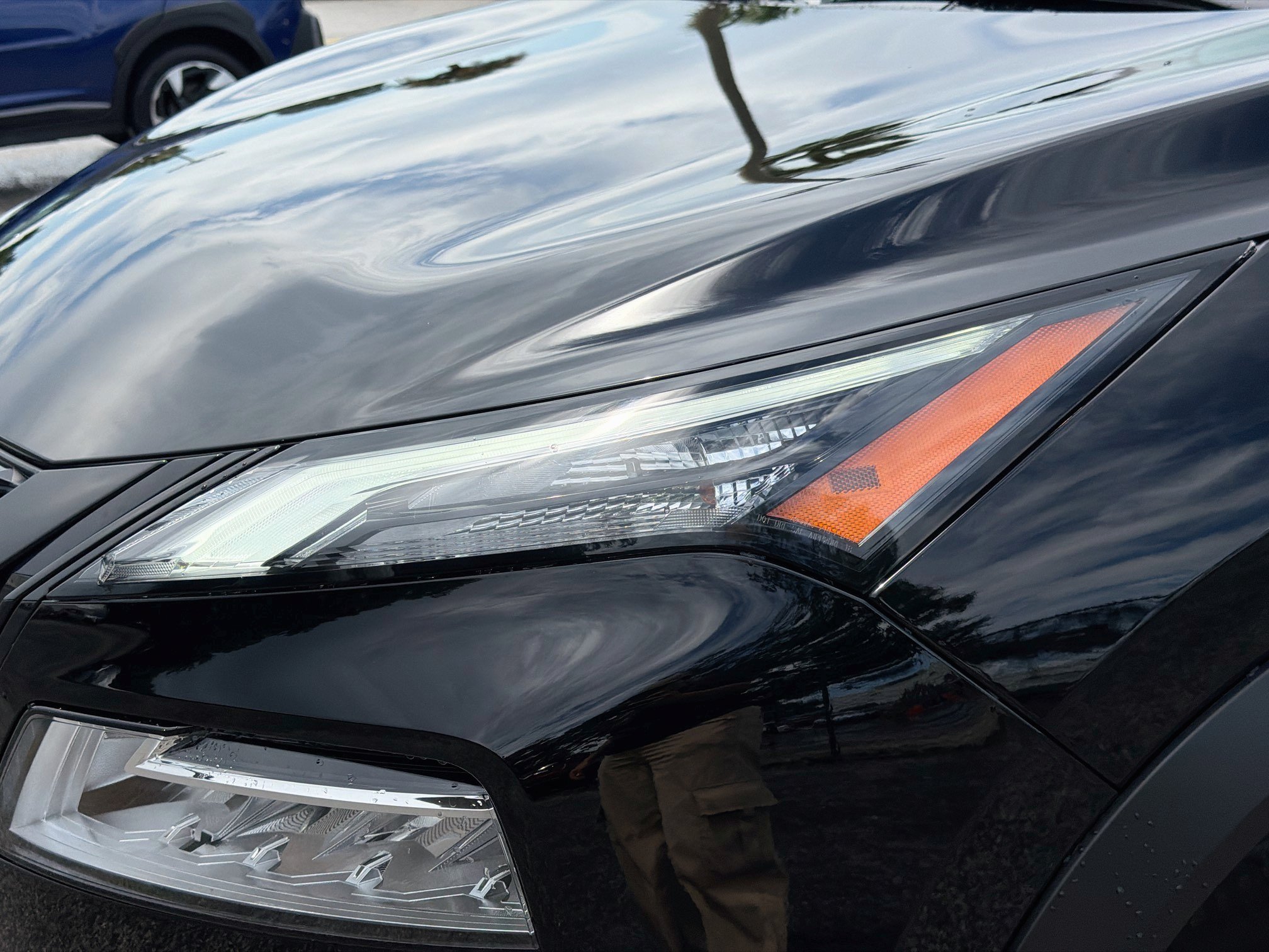 Used 2023 Nissan Rogue SV w/ SV Premium B Package FWD image 9