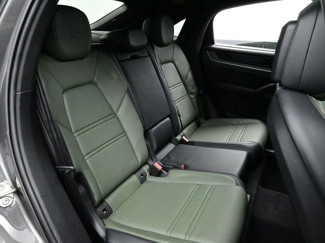 Certified 2025 Porsche Cayenne E-Hybrid Coupe image 17