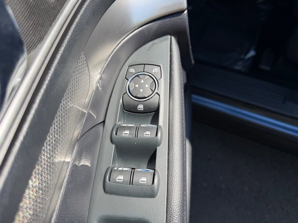 Used 2018 Ford Explorer XLT AWD/4WD image 13