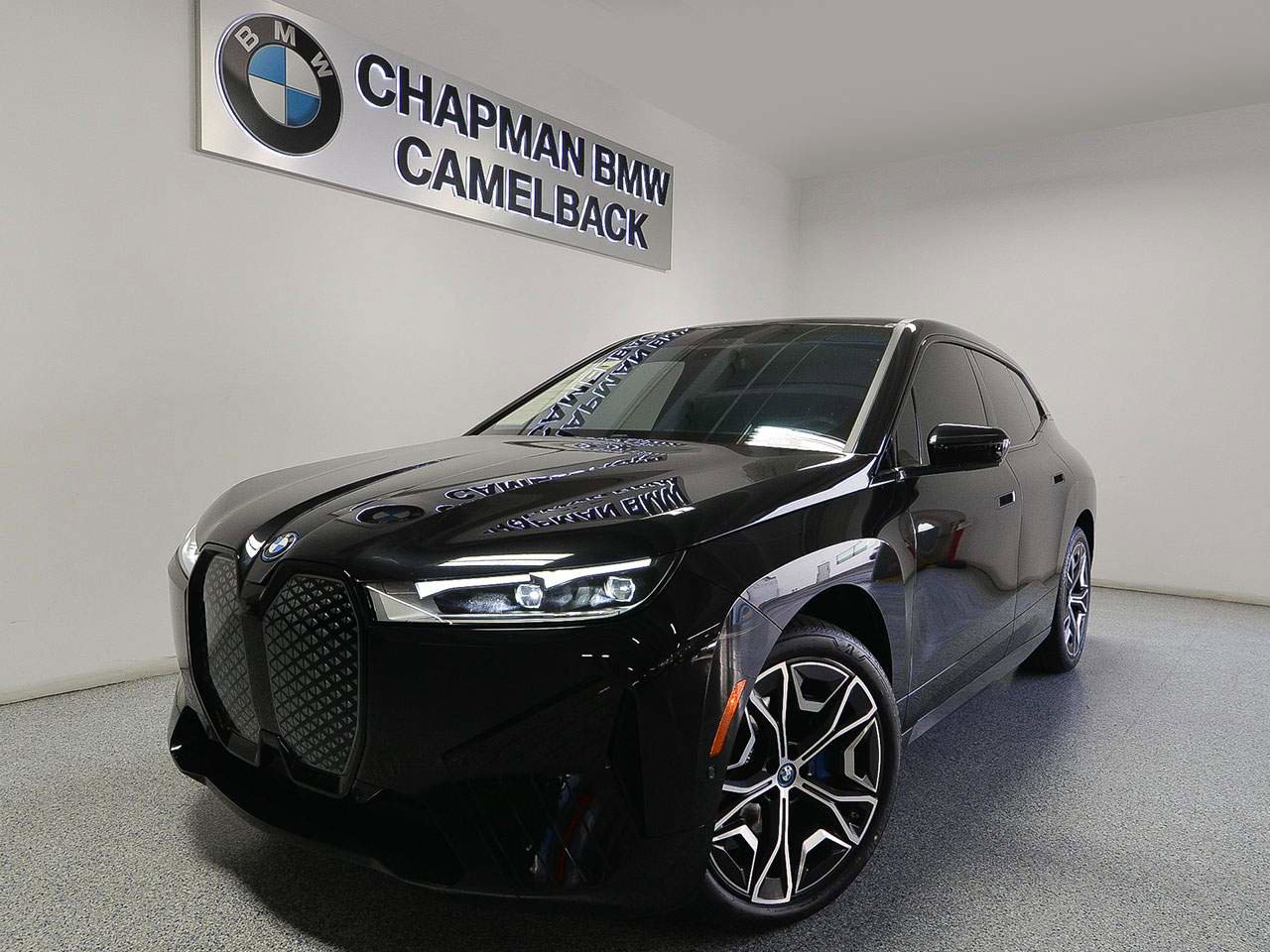 Certified 2025 BMW iX xDrive50 image 1