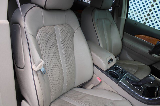 Used 2015 Lincoln MKX FWD w/ Equipment Group 102A image 9