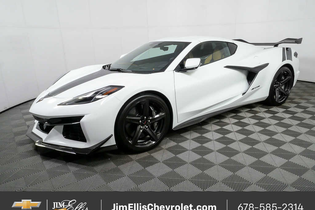 Used 2024 Chevrolet Corvette Z06 w/ Z07 Performance Package image 23