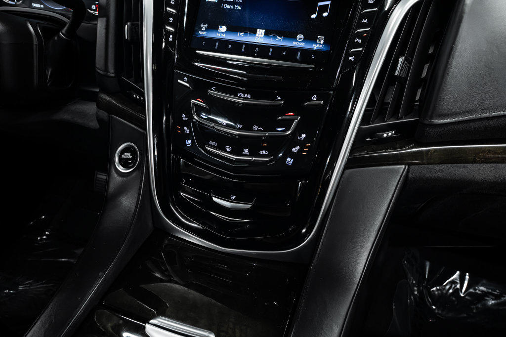 Used 2020 Cadillac Escalade Platinum RWD image 24