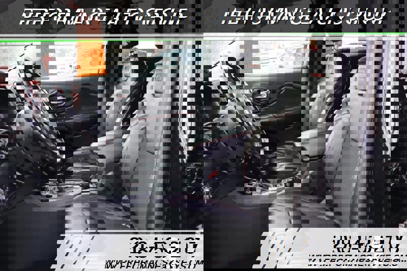 Used 2020 Jeep Cherokee Trailhawk w/ Cold Weather Group image 16