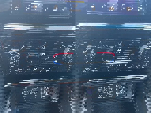 New 2026 Jeep Grand Cherokee L 4WD image 23