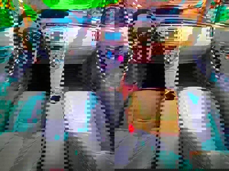 Used 2014 Toyota Prius Four FWD image 2