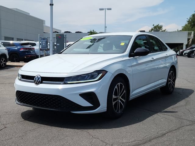 Used 2025 Volkswagen Jetta Sport FWD image 4