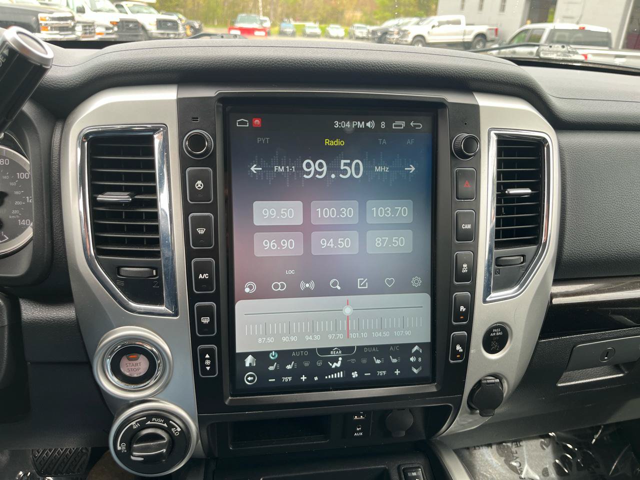 Used 2017 Nissan Titan SV AWD/4WD image 24