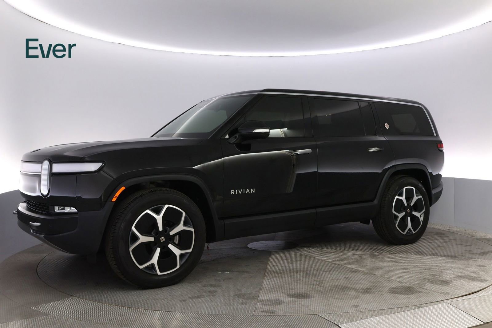 Used 2024 Rivian R1S Adventure image 18