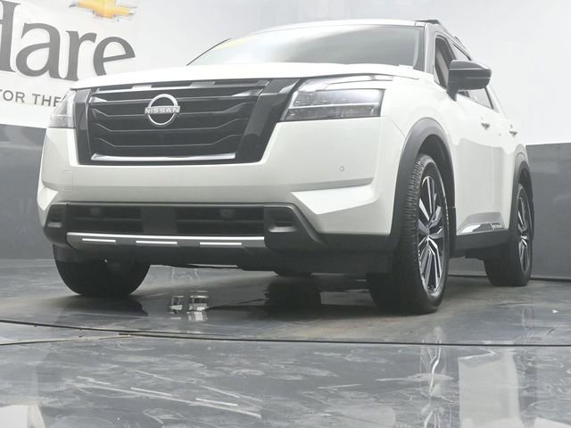Used 2023 Nissan Pathfinder Platinum AWD/4WD image 4