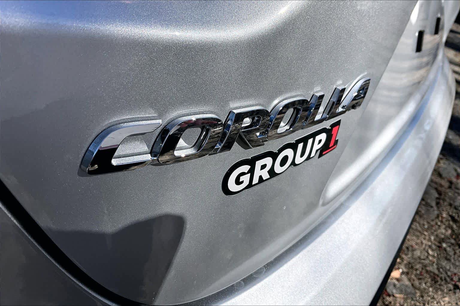 Used 2025 Toyota Corolla SE w/ SE Premium Package FWD image 10