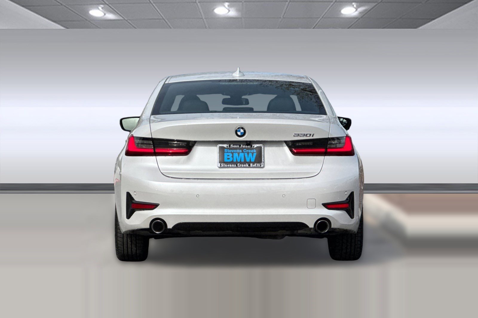 Used 2021 BMW 330i Sedan w/ Driving Assistance Package image 9