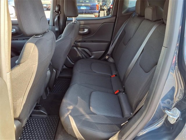 Used 2023 Jeep Renegade Latitude image 6