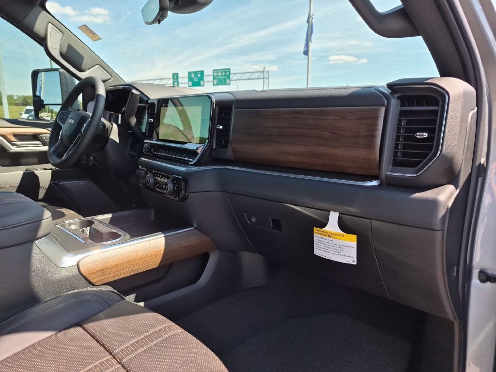 New 2026 Chevrolet Silverado 3500 High Country w/ High Country Premium Package AWD/4WD image 39