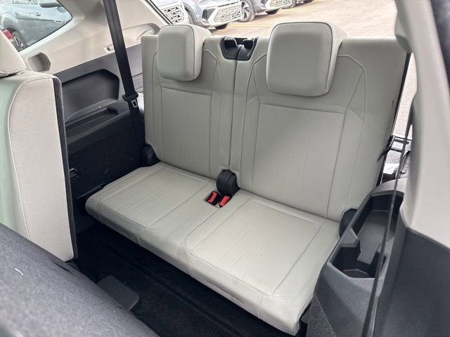 Used 2023 Volkswagen Tiguan SE w/ Panoramic Sunroof Package image 27