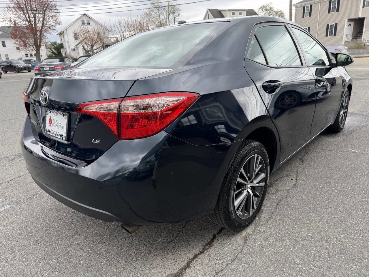 Used 2018 Toyota Corolla LE w/ LE Premium Package w/Moonroof FWD image 8