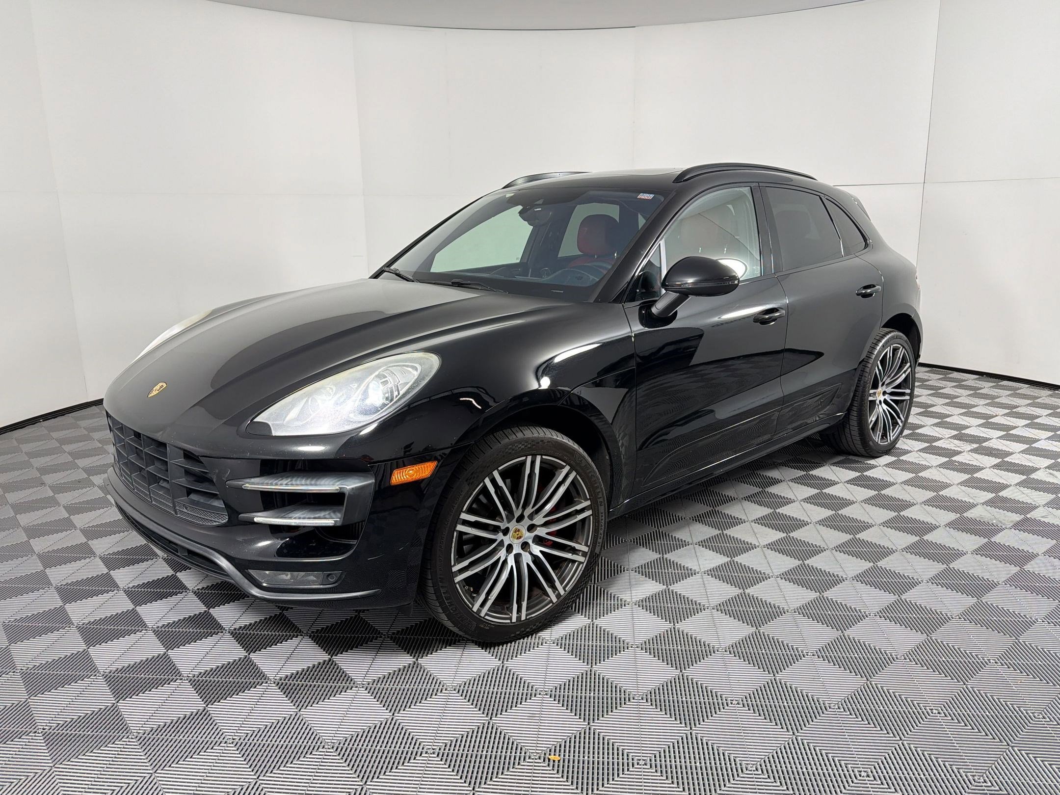 Used 2017 Porsche Macan Turbo AWD/4WD image 1