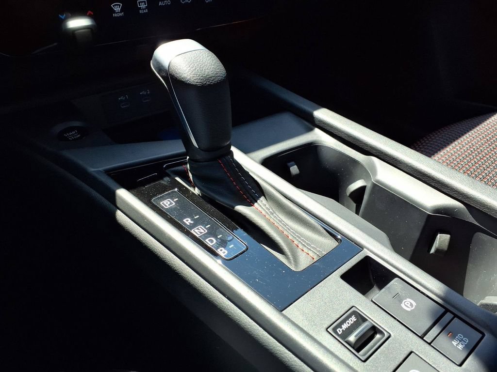 New 2027 Nissan Sentra SR w/ Floor Mat Package FWD image 16