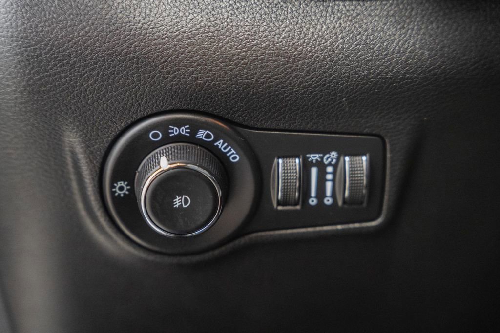 Used 2023 Jeep Compass High Altitude AWD/4WD image 42