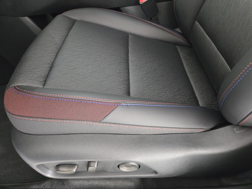 New 2026 Chevrolet Equinox RS FWD image 26
