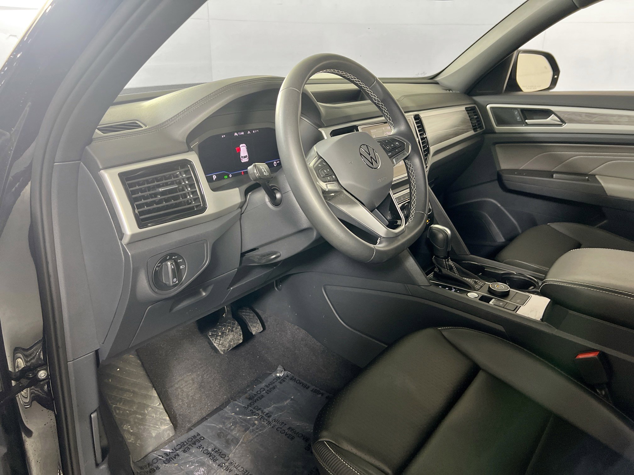 Used 2023 Volkswagen Atlas Cross Sport SE image 9