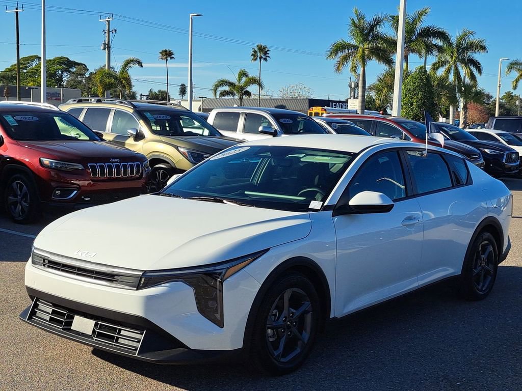 Used 2025 Kia K4 LXS video 2