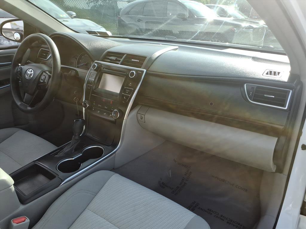 Used 2015 Toyota Camry LE image 13