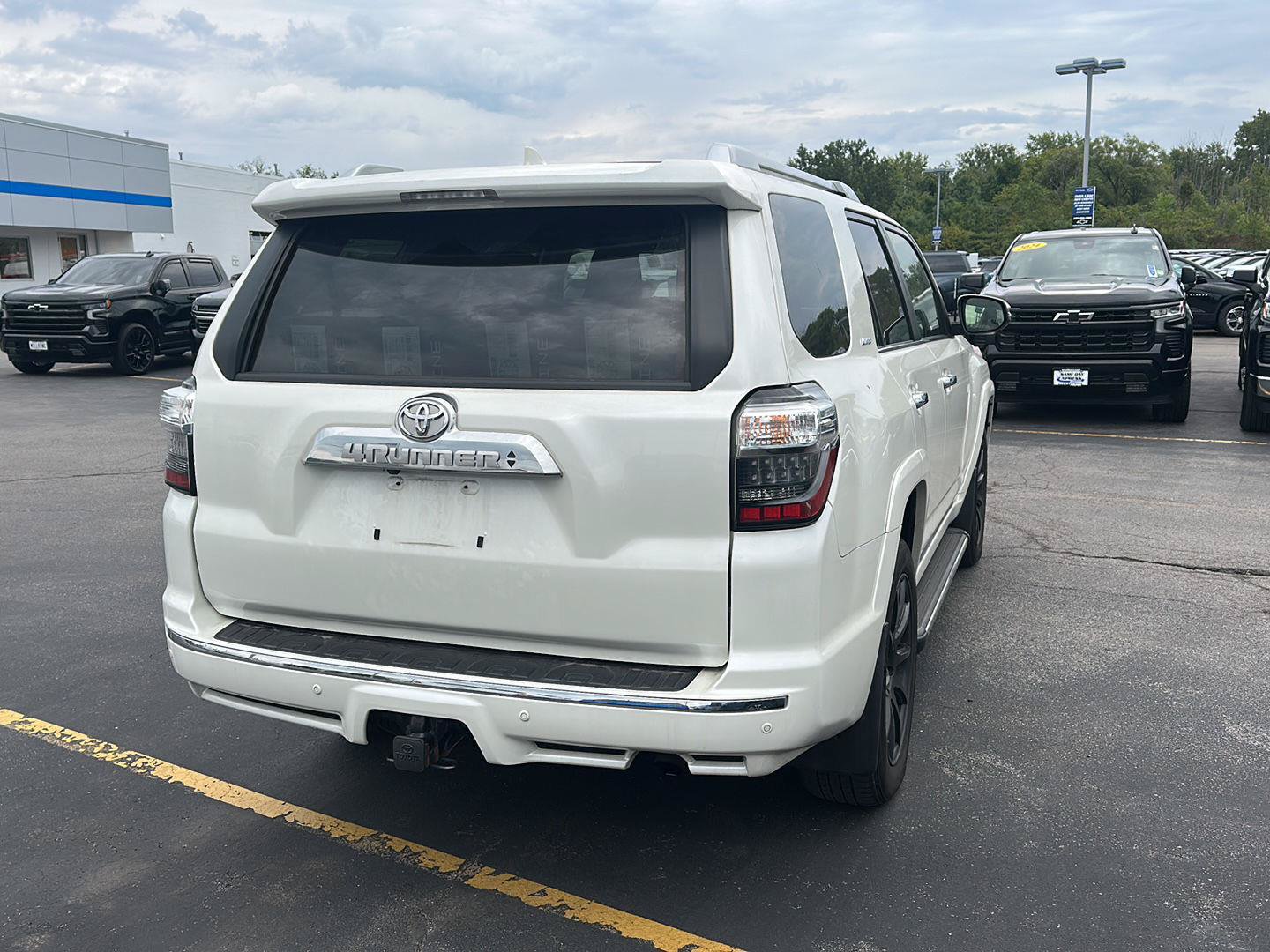 Used 2023 Toyota 4Runner Limited AWD/4WD image 2