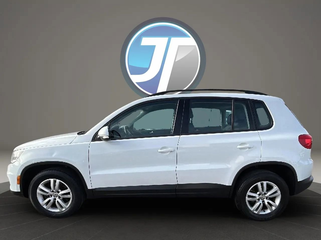 Used 2016 Volkswagen Tiguan SE image 18