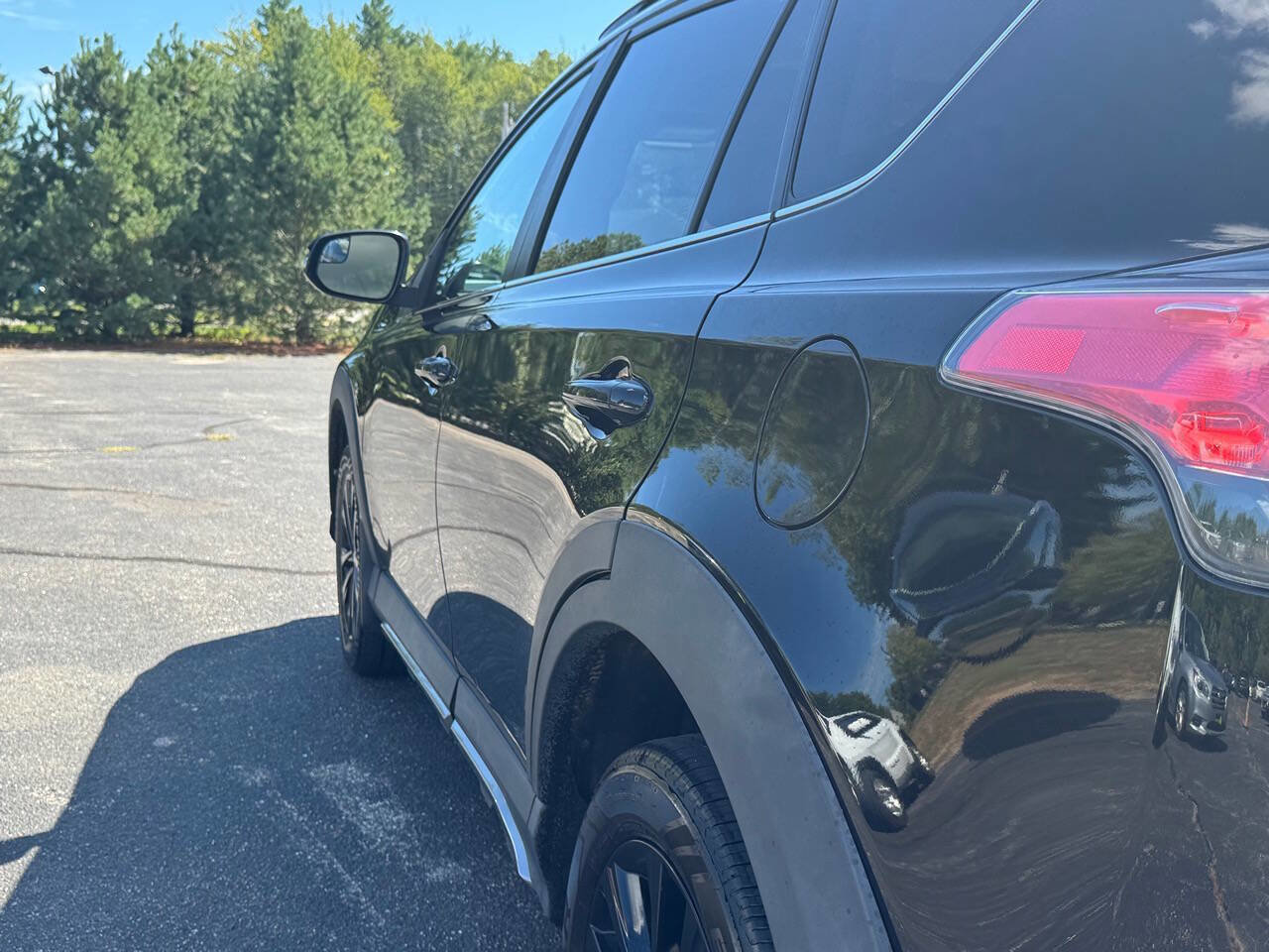 Used 2018 Toyota RAV4 Adventure w/ Cold Weather Package image 18