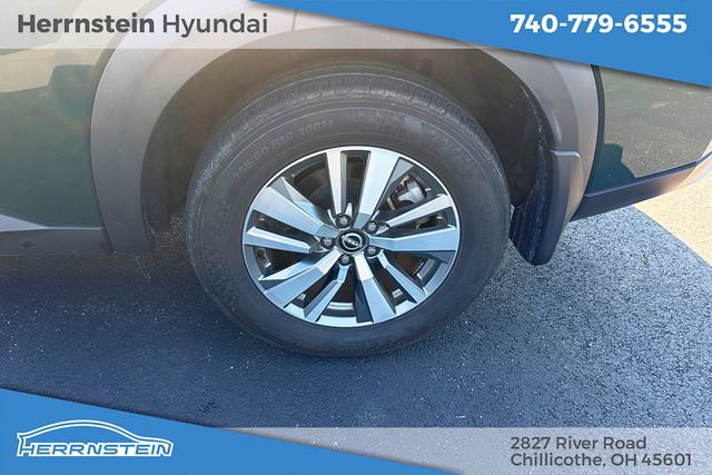 Used 2024 Nissan Pathfinder SL w/ Black Appearance Package AWD/4WD image 25