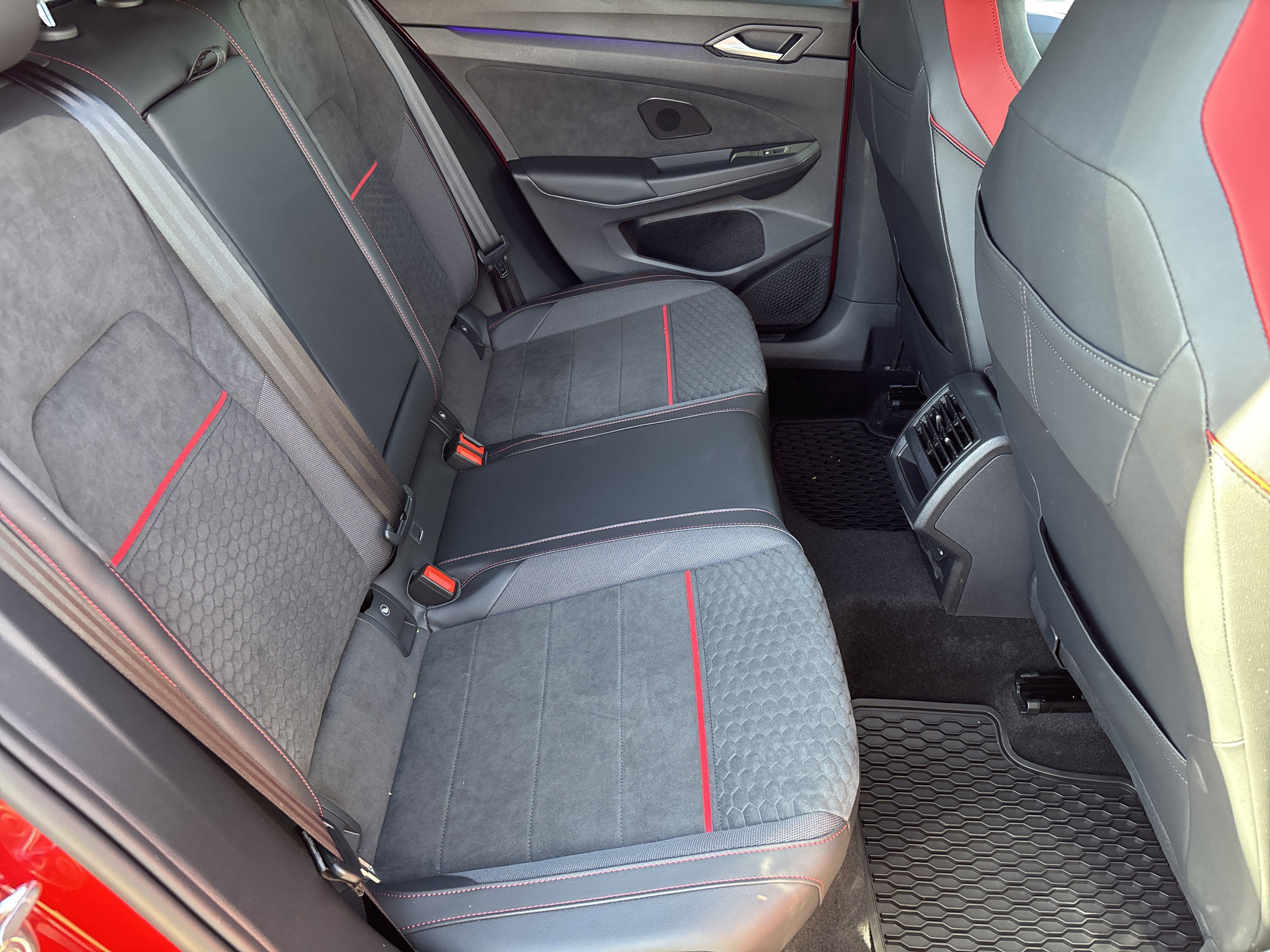 New 2026 Volkswagen GTI SE image 10