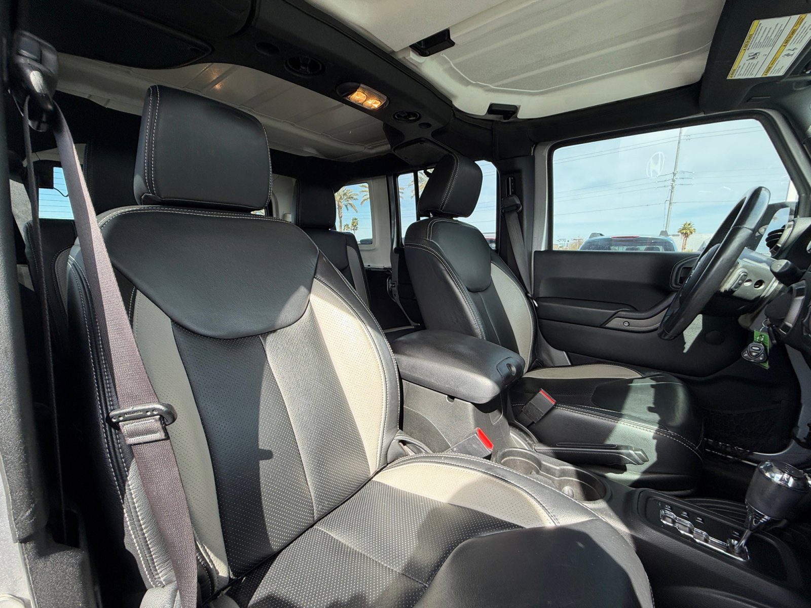 Used 2017 Jeep Wrangler Unlimited Sport w/ Connectivity Group image 19