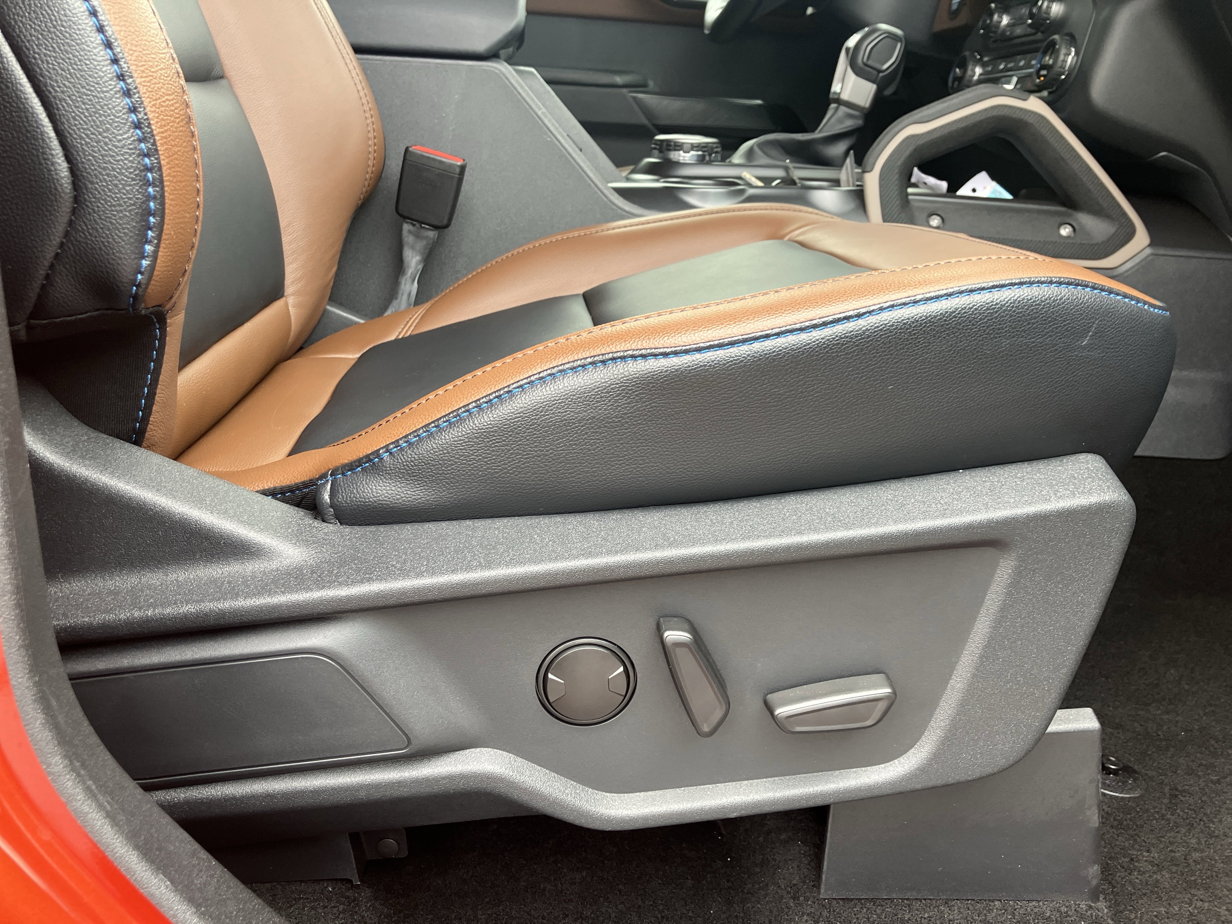 Used 2024 Ford Bronco Outer Banks image 10