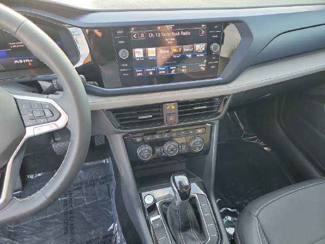 Certified 2024 Volkswagen Taos SE FWD image 23