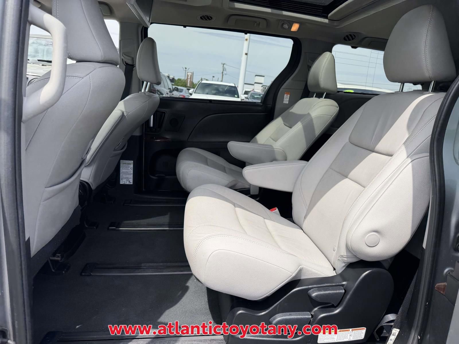 Used 2019 Toyota Sienna Limited Premium AWD/4WD image 16